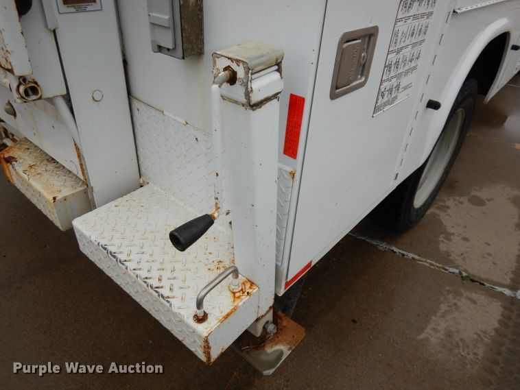 image for item DJ6938 2008 Ford F550 Super Duty  utility truck with crane