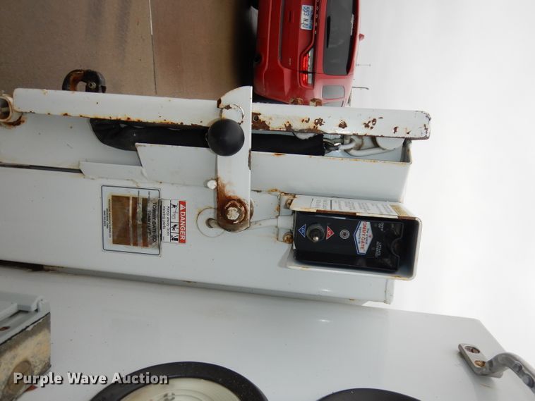 image for item DJ6938 2008 Ford F550 Super Duty  utility truck with crane