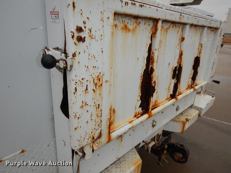 image for item DJ6938 2008 Ford F550 Super Duty  utility truck with crane