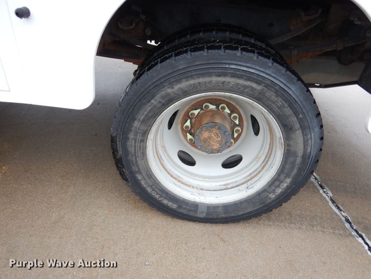 image for item DJ6938 2008 Ford F550 Super Duty  utility truck with crane