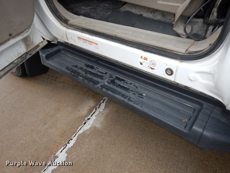 image for item DJ6938 2008 Ford F550 Super Duty  utility truck with crane