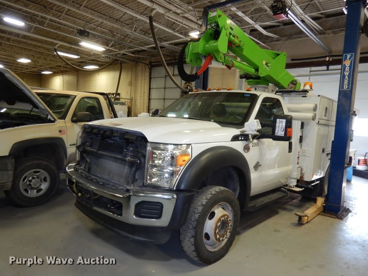 image for item DJ6958 2013 Ford F550 Super Duty  bucket truck