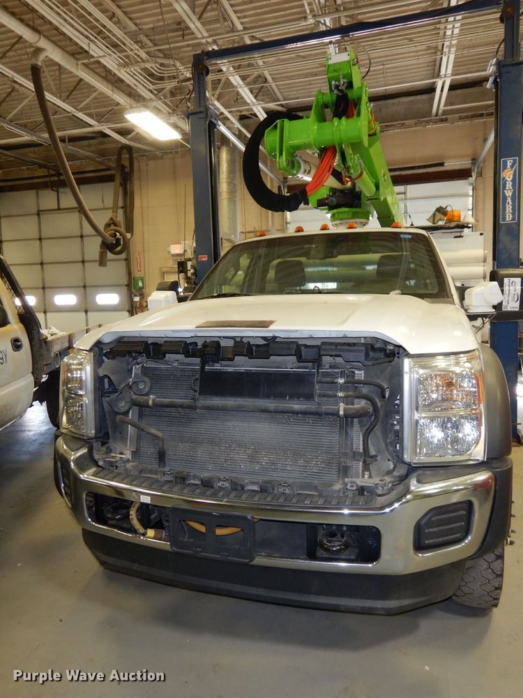image for item DJ6958 2013 Ford F550 Super Duty  bucket truck