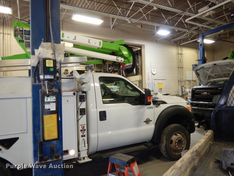 image for item DJ6958 2013 Ford F550 Super Duty  bucket truck
