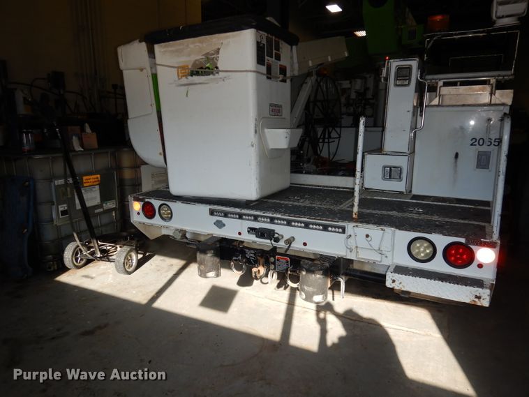 image for item DJ6958 2013 Ford F550 Super Duty  bucket truck