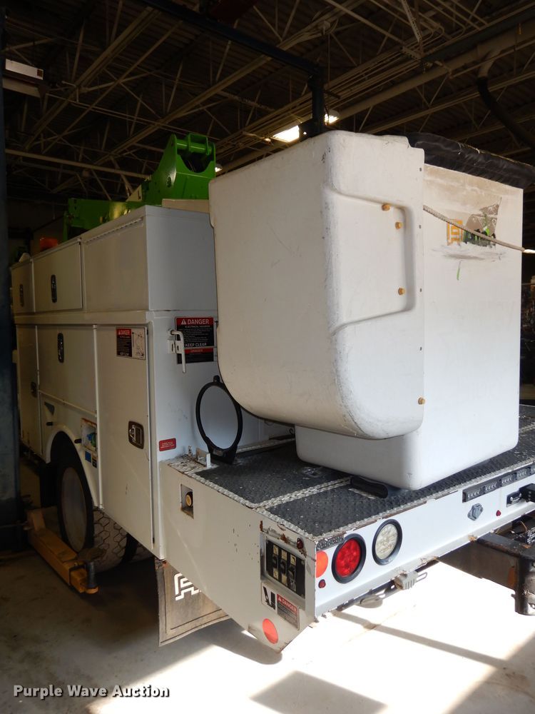 image for item DJ6958 2013 Ford F550 Super Duty  bucket truck