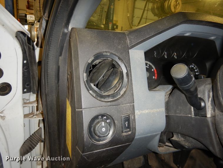 image for item DJ6958 2013 Ford F550 Super Duty  bucket truck