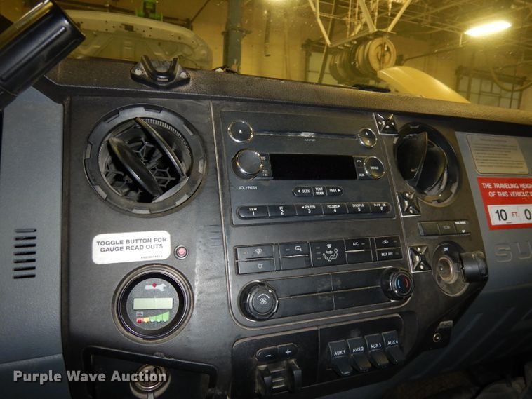 image for item DJ6958 2013 Ford F550 Super Duty  bucket truck