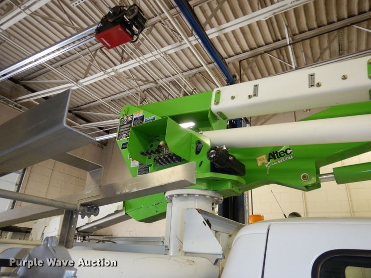 image for item DJ6958 2013 Ford F550 Super Duty  bucket truck