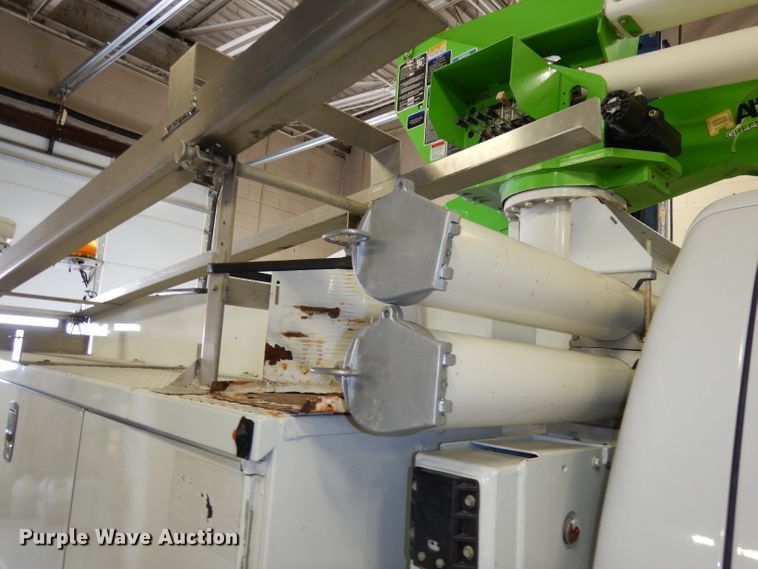 image for item DJ6958 2013 Ford F550 Super Duty  bucket truck