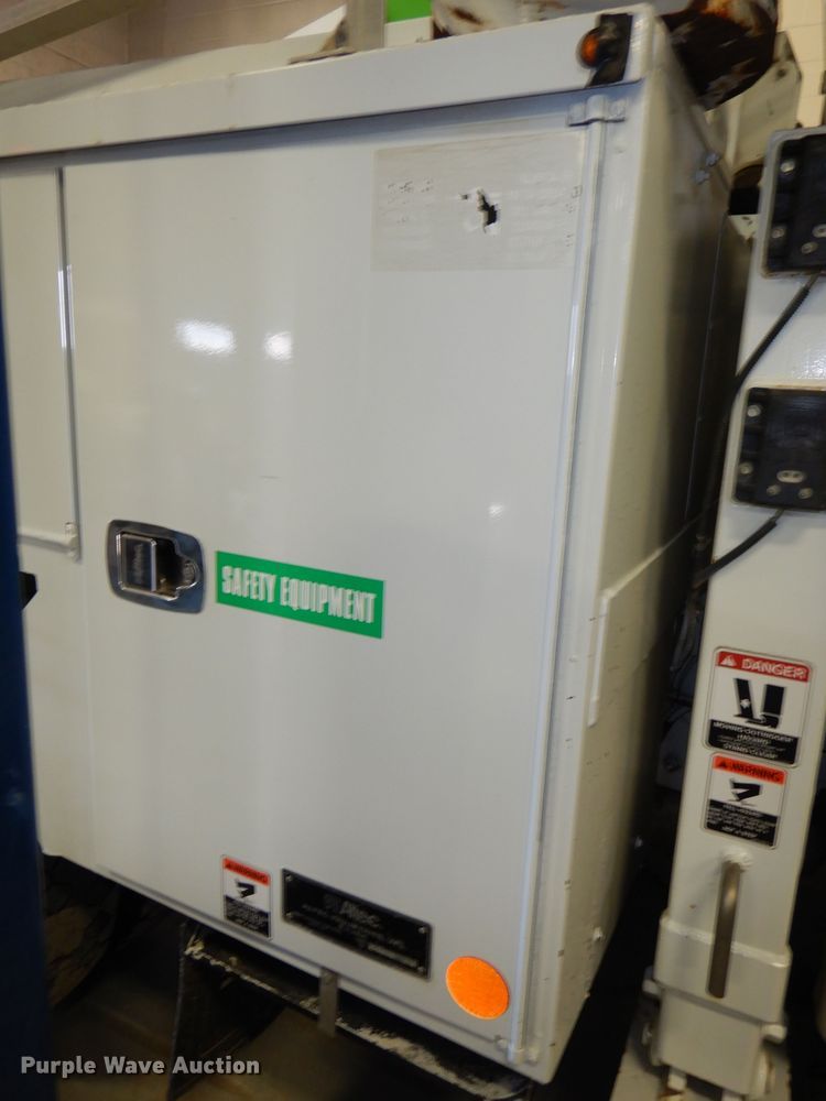 image for item DJ6958 2013 Ford F550 Super Duty  bucket truck