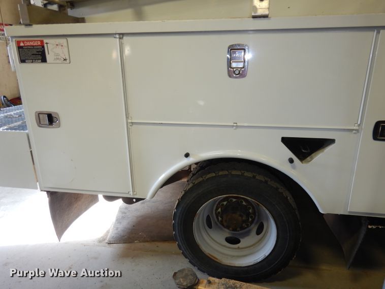 image for item DJ6958 2013 Ford F550 Super Duty  bucket truck