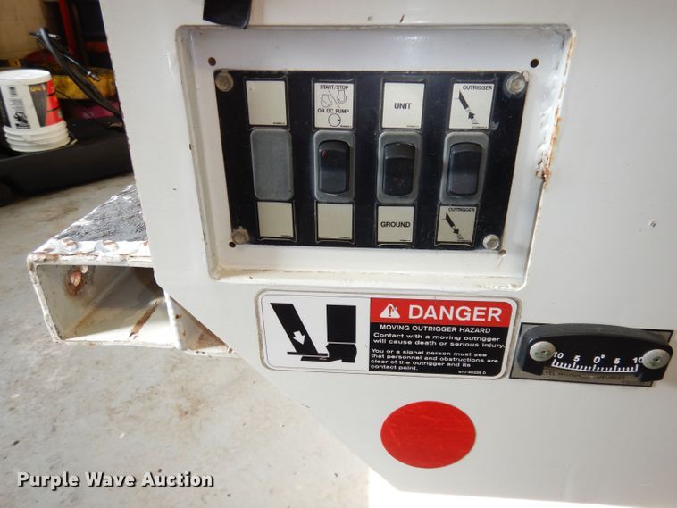 image for item DJ6958 2013 Ford F550 Super Duty  bucket truck