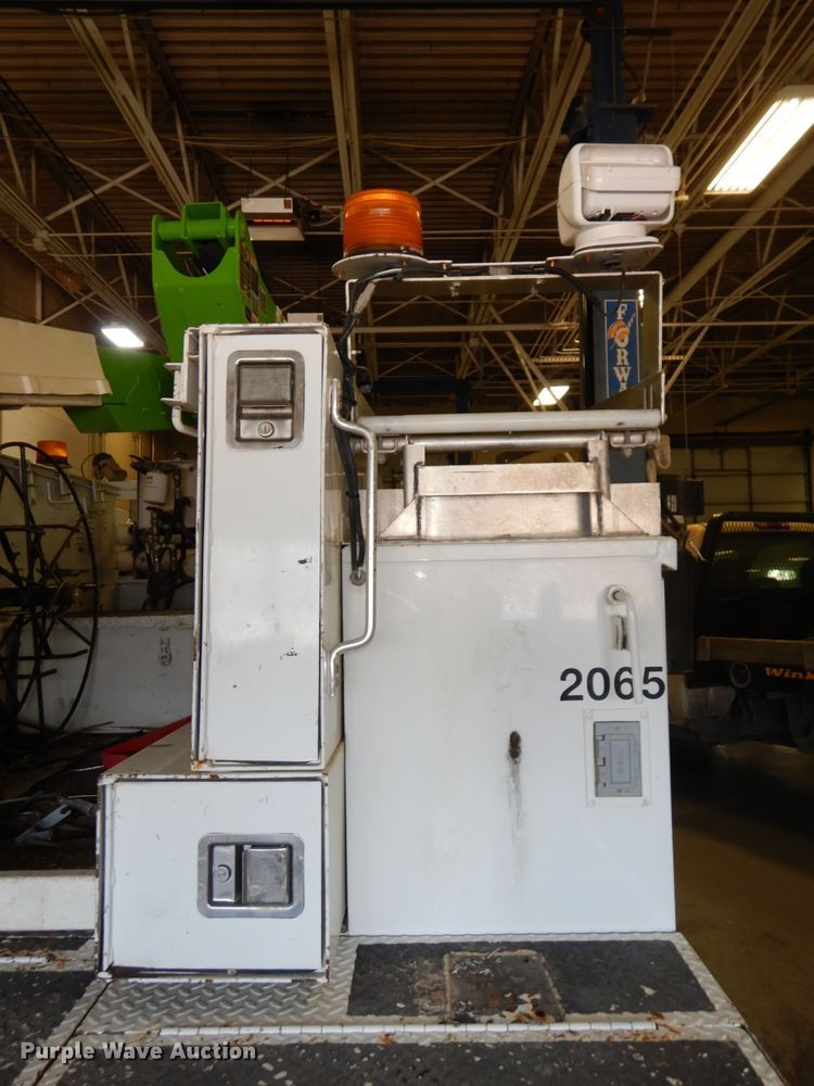 image for item DJ6958 2013 Ford F550 Super Duty  bucket truck