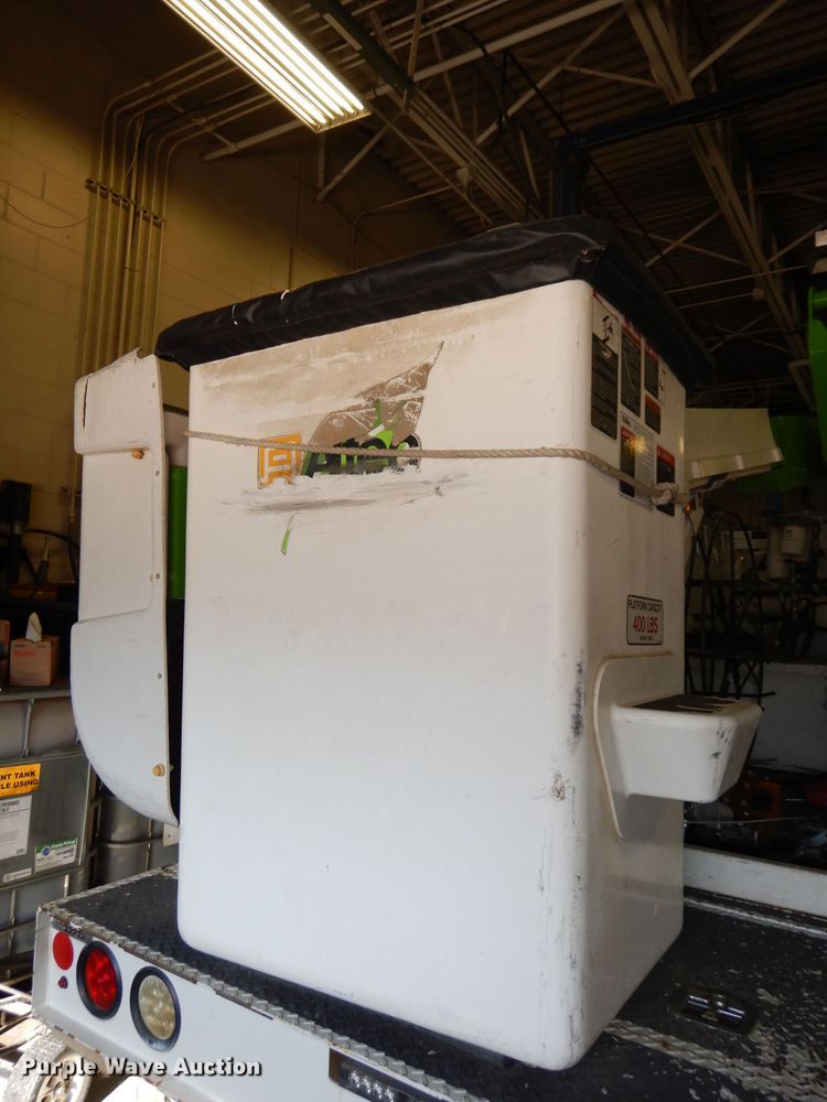 image for item DJ6958 2013 Ford F550 Super Duty  bucket truck