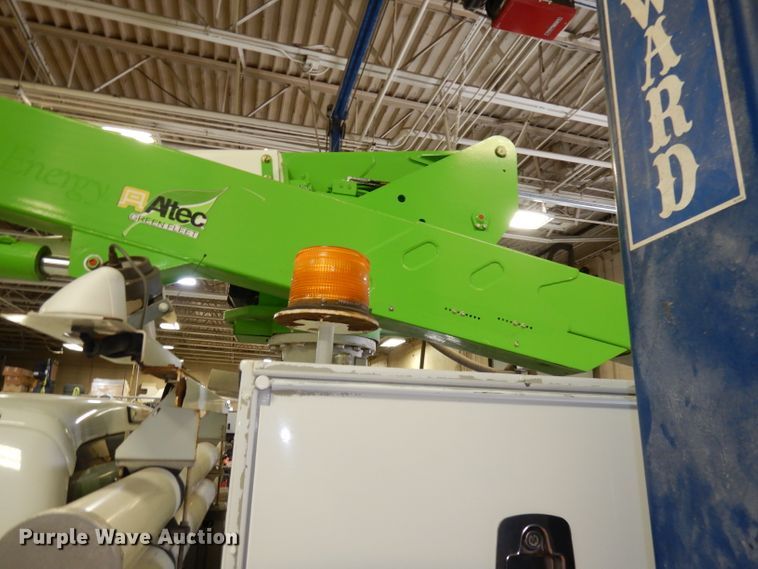 image for item DJ6958 2013 Ford F550 Super Duty  bucket truck