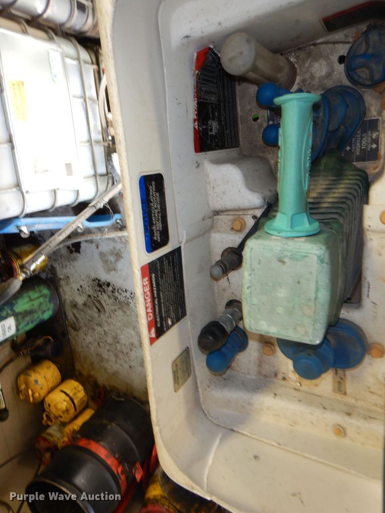 image for item DJ6958 2013 Ford F550 Super Duty  bucket truck