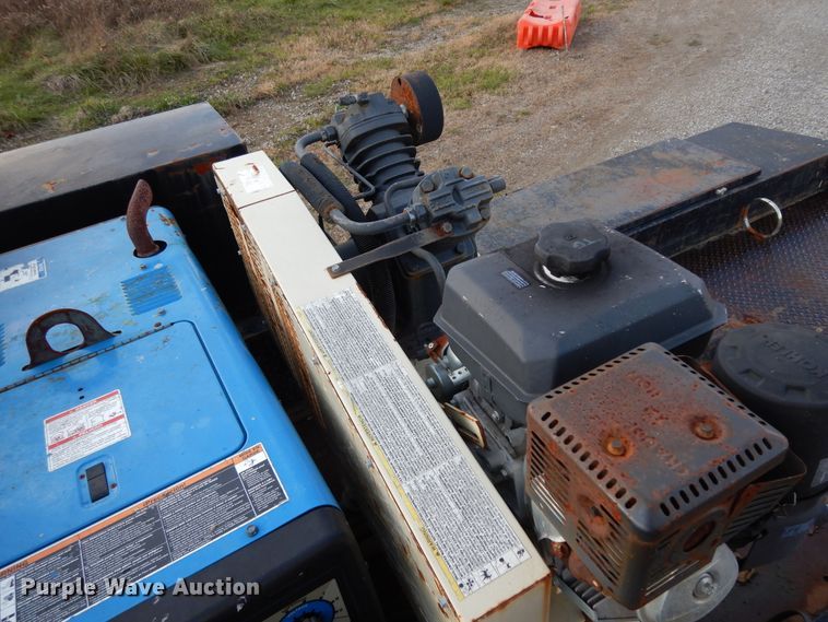 image for item DJ8011 2011 Dodge Ram 5500HD  Crew Cab flatbed truck