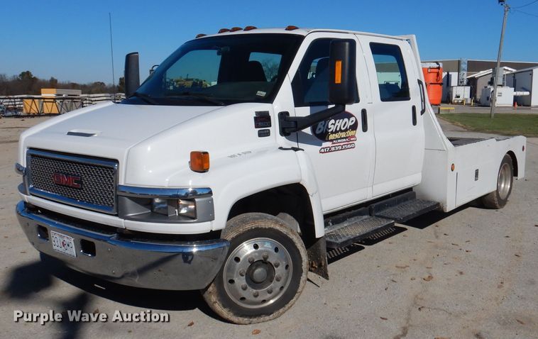 image for item DY9602 2005 GMC C5500  Crew Cab flatbed truck