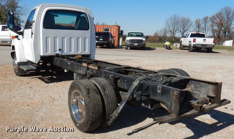 image for item DY9603 2005 GMC C5500  truck cab and chassis