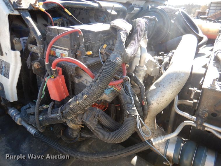 image for item DY9603 2005 GMC C5500  truck cab and chassis