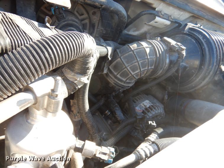 image for item DY9603 2005 GMC C5500  truck cab and chassis