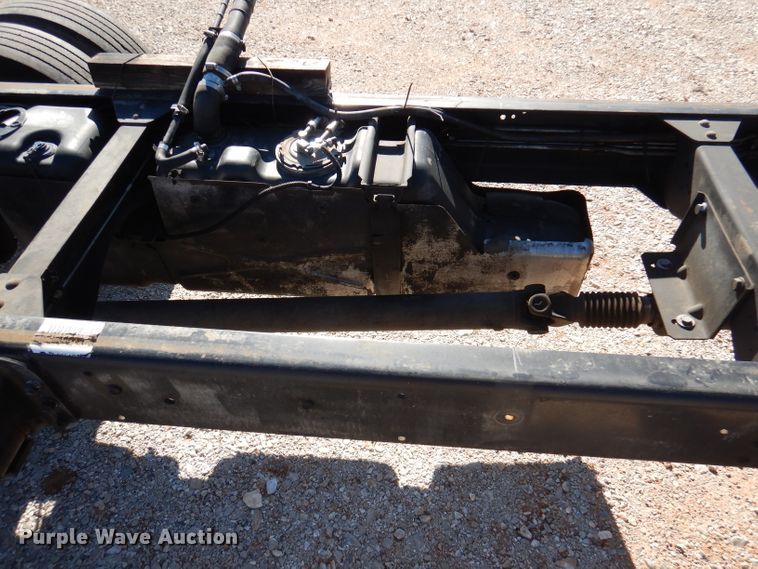 image for item DY9603 2005 GMC C5500  truck cab and chassis