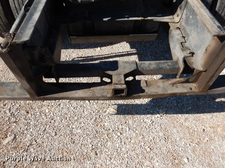 image for item DY9603 2005 GMC C5500  truck cab and chassis