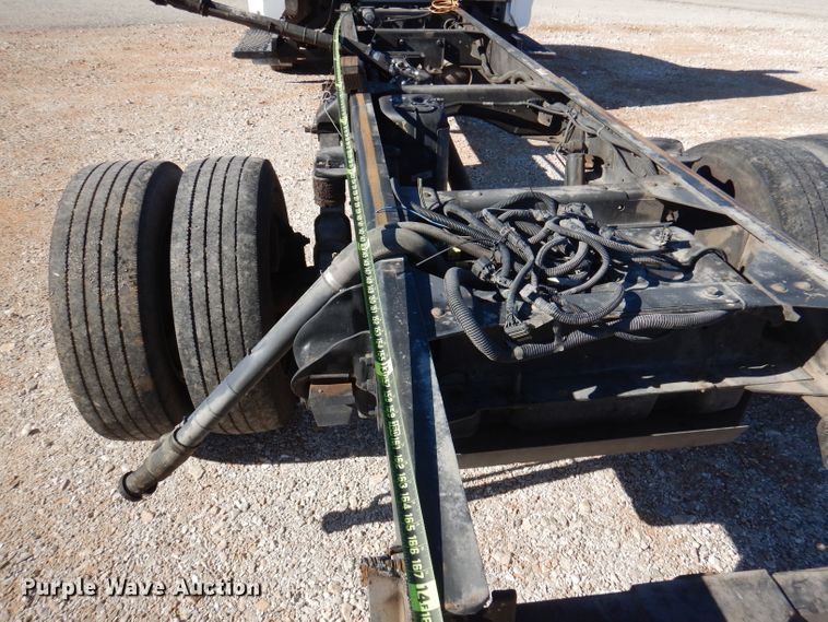 image for item DY9603 2005 GMC C5500  truck cab and chassis