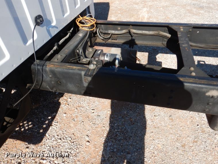 image for item DY9603 2005 GMC C5500  truck cab and chassis