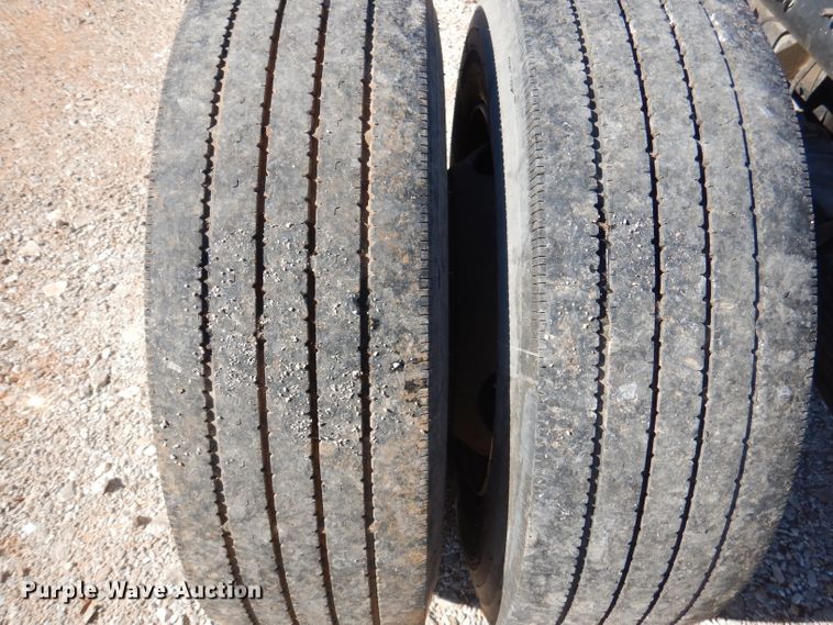 image for item DY9603 2005 GMC C5500  truck cab and chassis