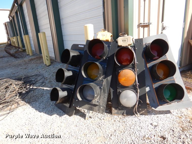 image for item DY9605 (4) traffic signals