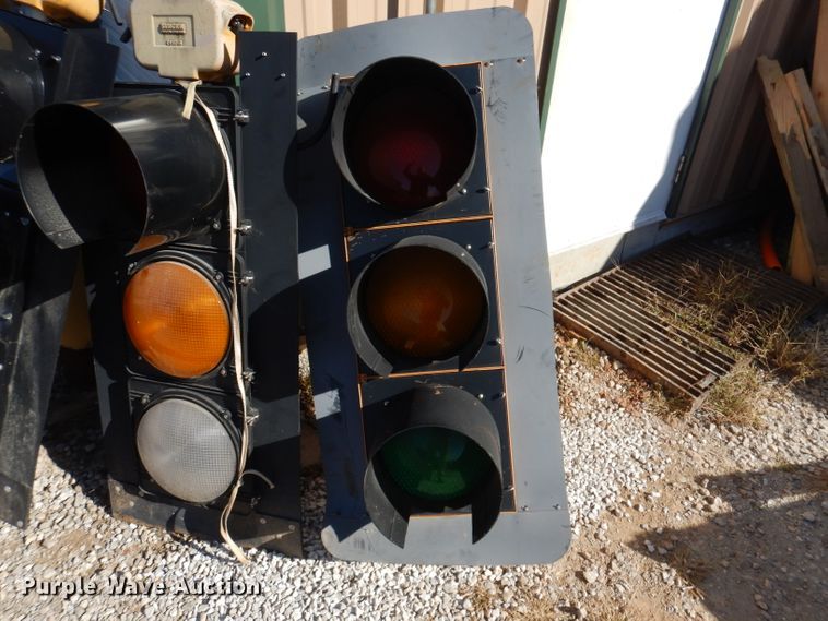 image for item DY9605 (4) traffic signals