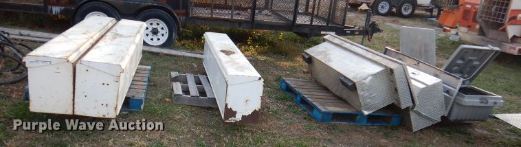 image for item DY9612 (8) toolboxes