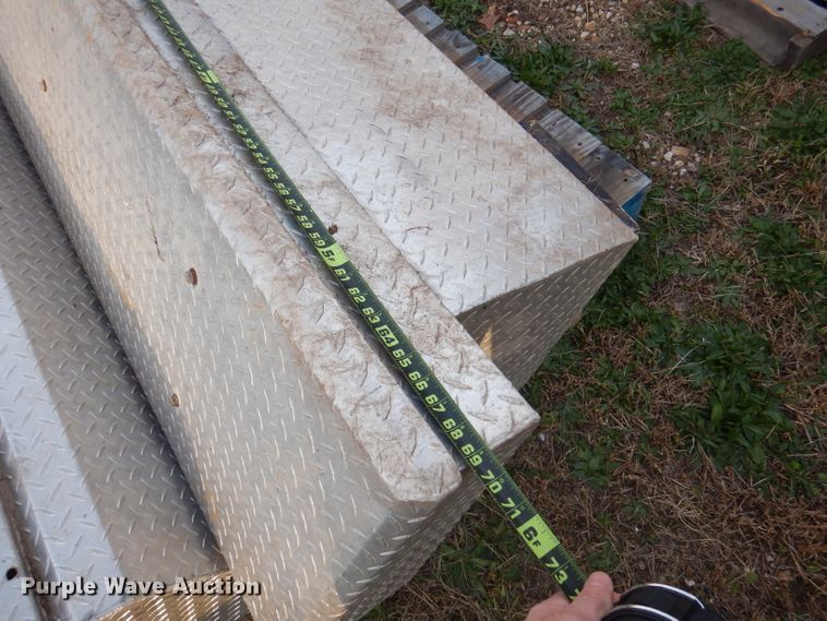 image for item DY9612 (8) toolboxes