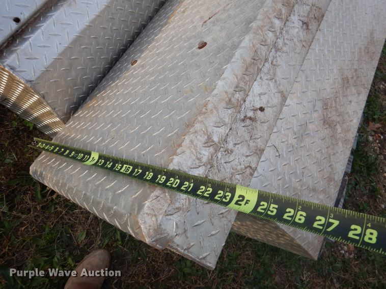 image for item DY9612 (8) toolboxes