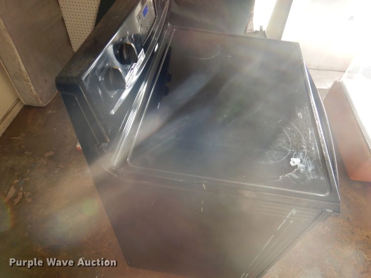 image for item DY9614 Whirlpool electric range