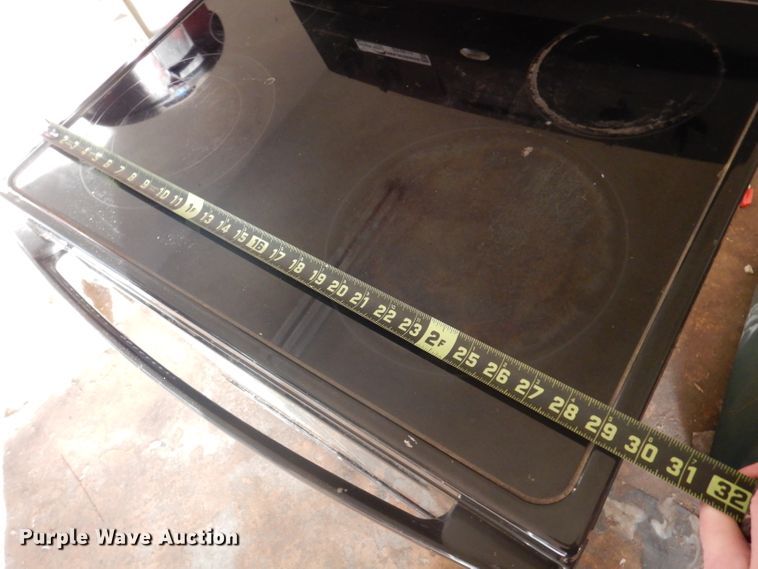 image for item DY9614 Whirlpool electric range