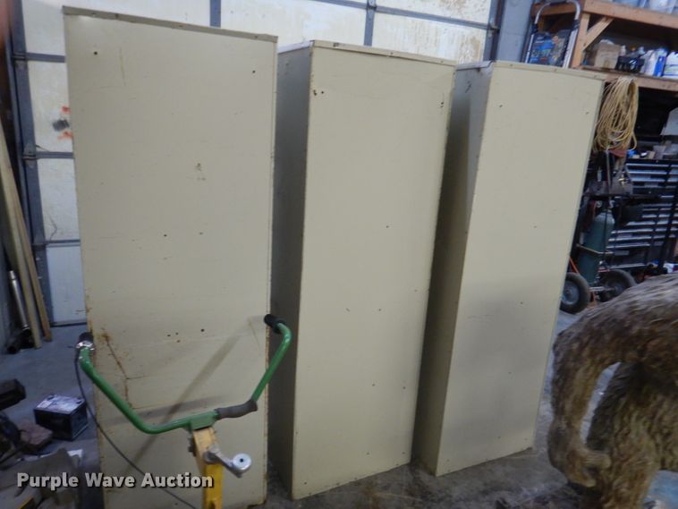 image for item DY9615 (8) lockers