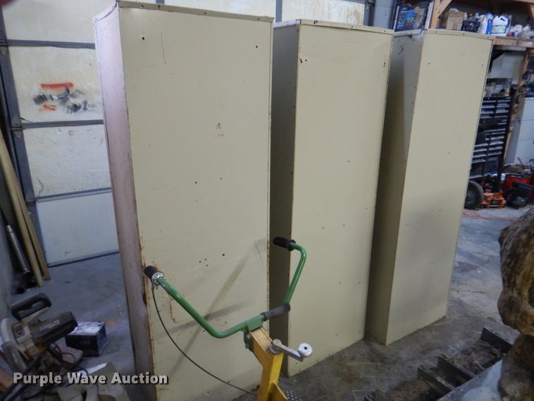 image for item DY9615 (8) lockers