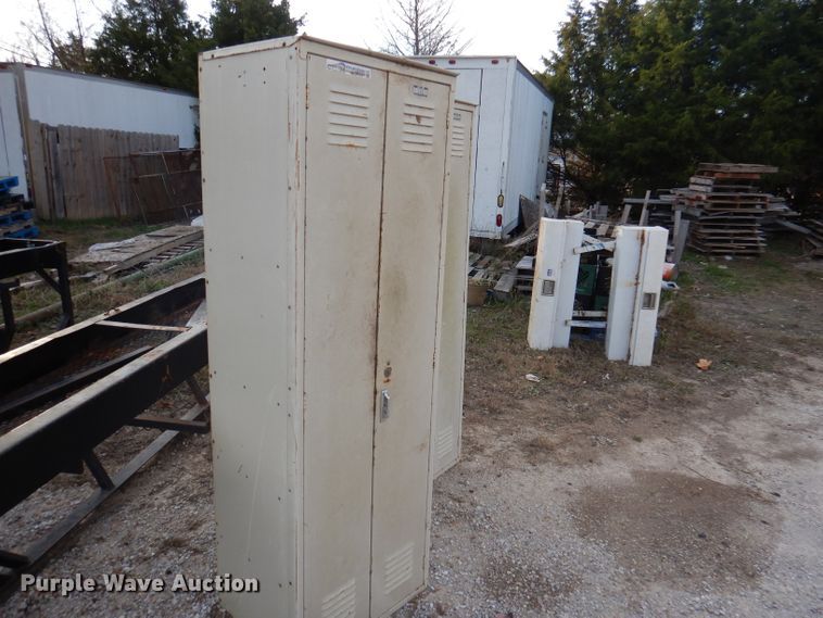 image for item DY9615 (8) lockers