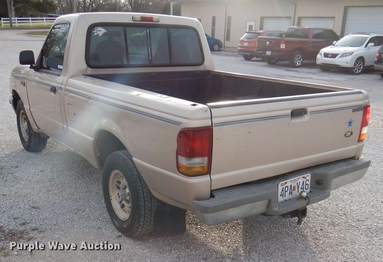 image for item DY9619 1993 Ford Ranger XLT  pickup truck