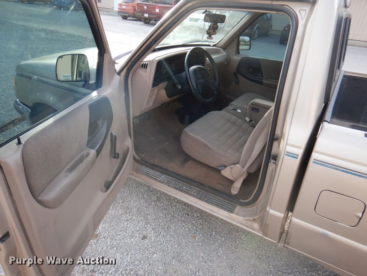 image for item DY9619 1993 Ford Ranger XLT  pickup truck