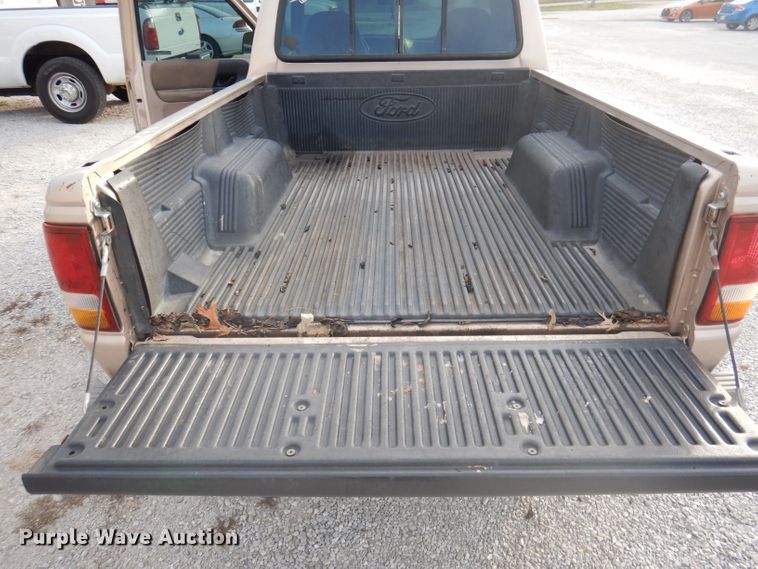 image for item DY9619 1993 Ford Ranger XLT  pickup truck