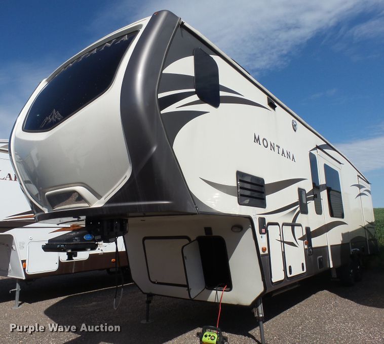 image for item EF9648 2016 Keystone Montana 3820FK  camper