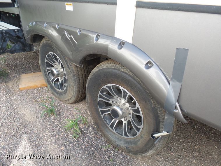 image for item EF9648 2016 Keystone Montana 3820FK  camper