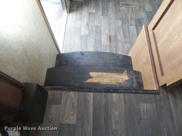 image for item EF9648 2016 Keystone Montana 3820FK  camper