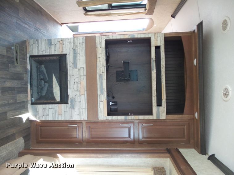 image for item EF9648 2016 Keystone Montana 3820FK  camper