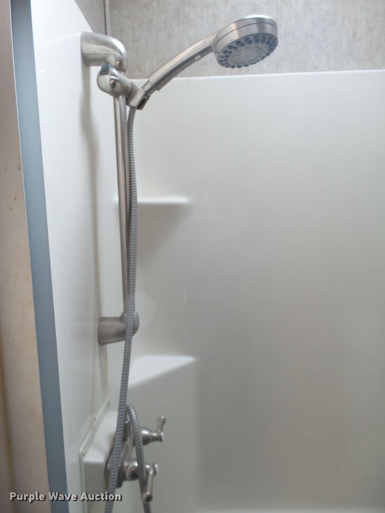 image for item EF9648 2016 Keystone Montana 3820FK  camper