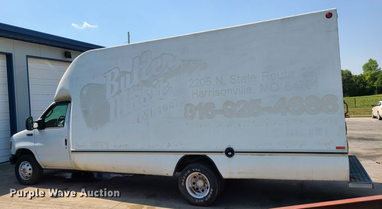 image for item EL9995 2004 Ford E450  box truck
